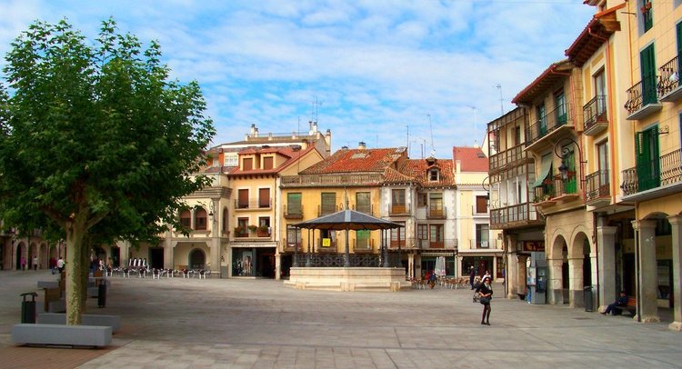 De las “catacumbas del vino” a Roa de Duero, con Ernesto Escapa / Manuel Rico De las “catacumbas del vino” a Roa de Duero, con Ernesto Escapa / Manuel Rico
