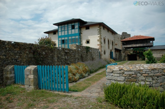 Torre de Villademoros (Cadavedo, Asturias)