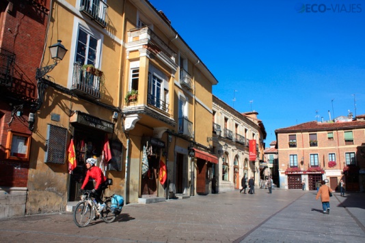 Ideas Semana Santa: El entierro de Genarín (León)