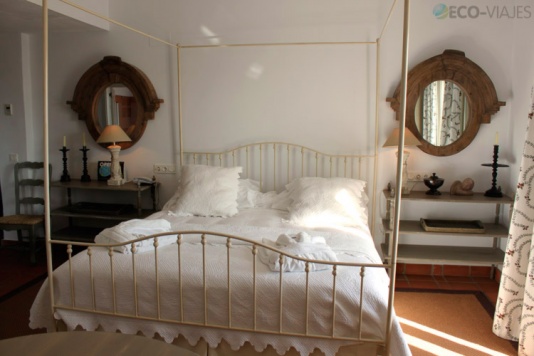 Hotel Rural Cortijo Bravo: naturaleza e interiorismo en la Costa del Sol