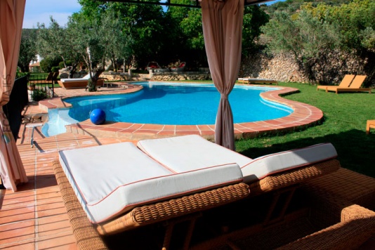 Castell de la Solana (Alcalalí): relax a la sombra del nogal